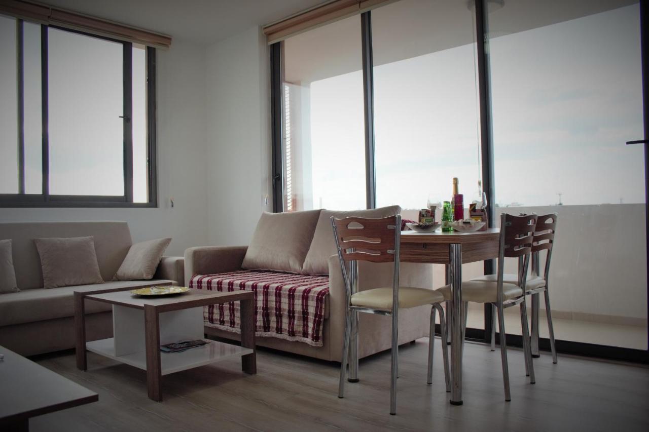 Uptown Holiday App & Pool Daily Rental Contactless Check In & Check Out 파마구스타 외부 사진